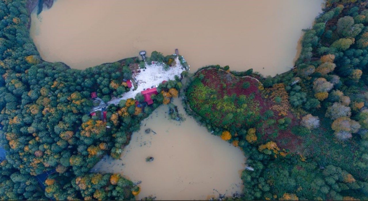 Borçka Karagöle en çok sonbahar renkleri yakışıyor