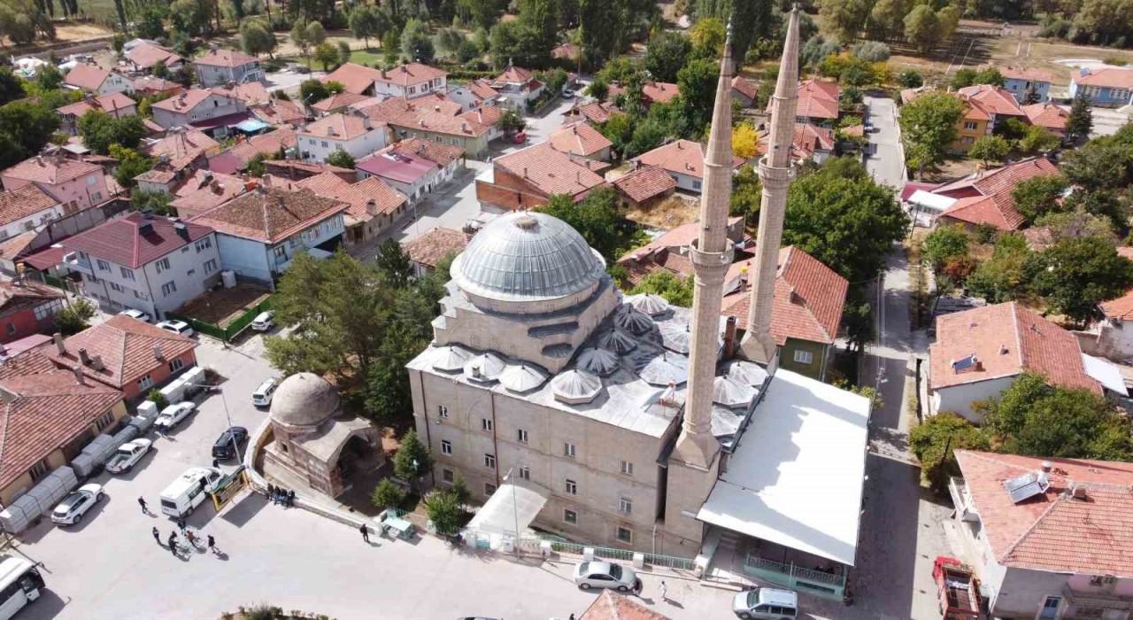 Bozokun sessiz tanığı: 16. yüzyıldan günümüze Çerkez Bey Türbesi