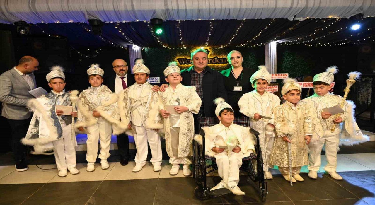 Bozüyükte 65 çocuk için toplu sünnet şöleni düzenlendi