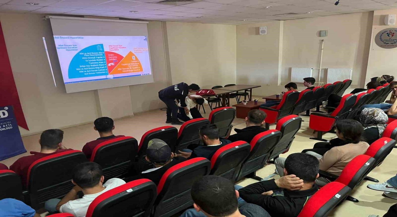 Bucakta AFAD tarafından Afet Farkındalık Eğitimi