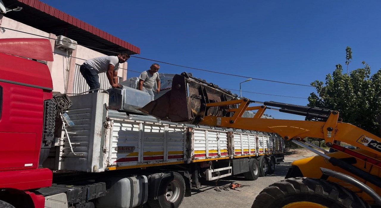 Buharkent Belediyesine 130 yeni çöp konteyneri