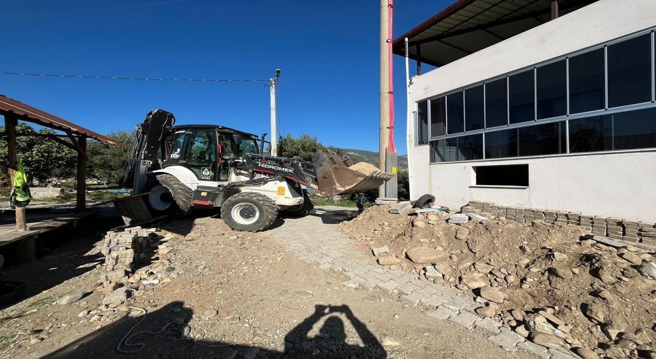 Buharkentte yol genişletme çalışmaları sürüyor