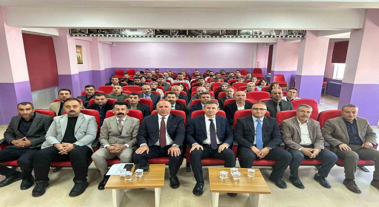 Bulanıkta okul müdürleri istişare toplantısında bir araya geldi