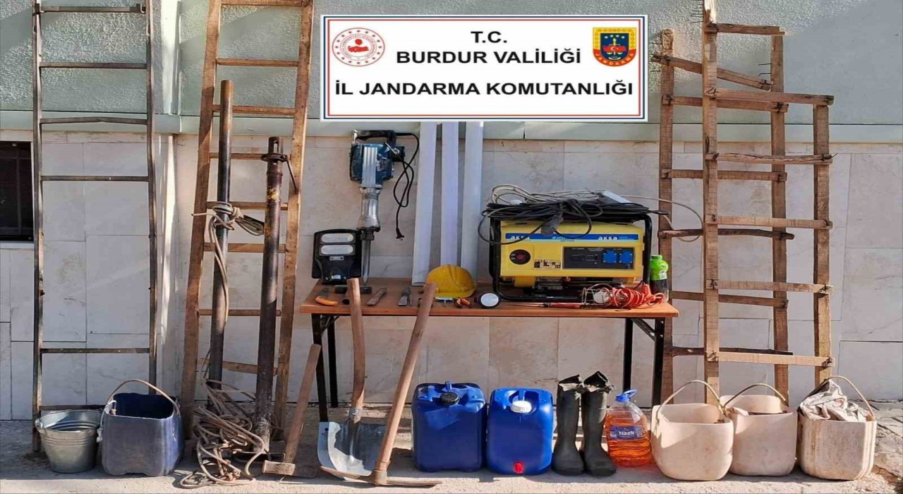 Burdurda kaçakçılık operasyonu: 12 gözaltı