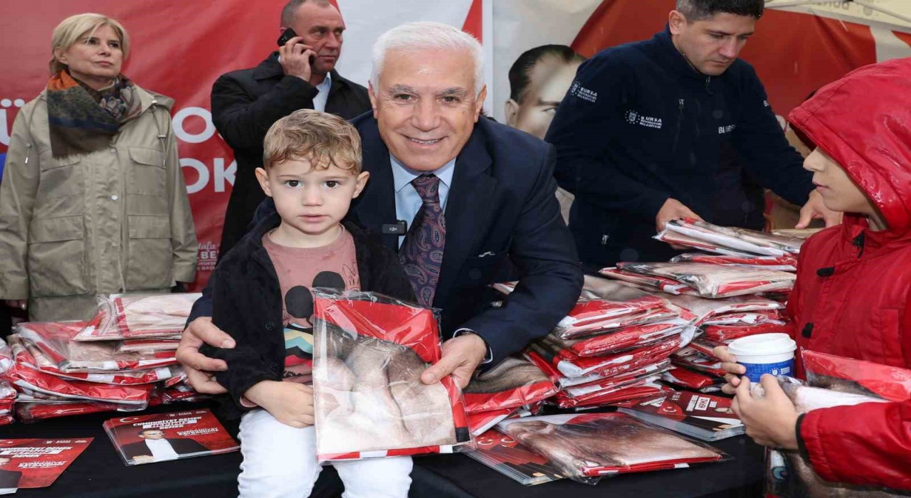 Bursa cumhuriyetine sahip çıkıyor