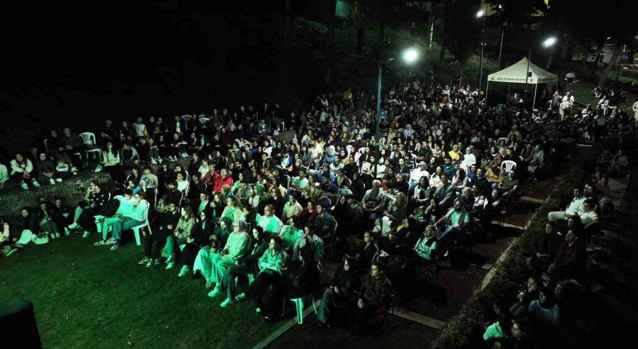 Bursada açık havada sinema keyfi
