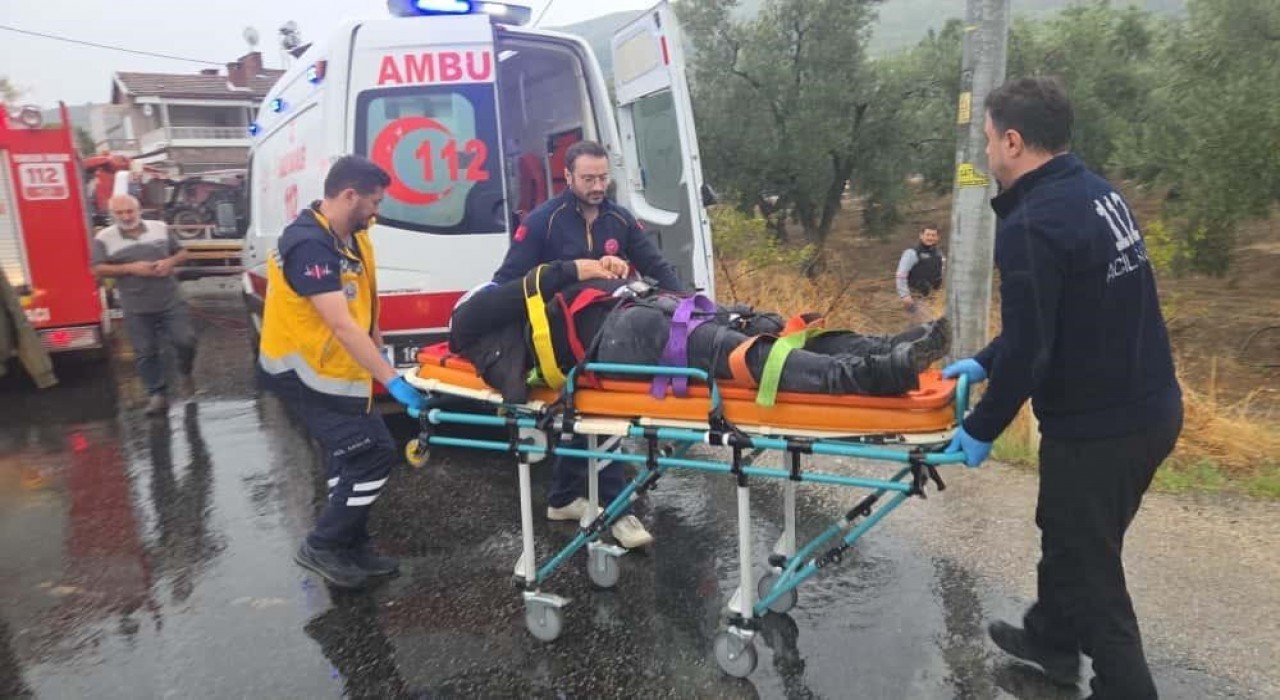 Bursada çekici ile kamyonet çarpıştı 4 yaralı