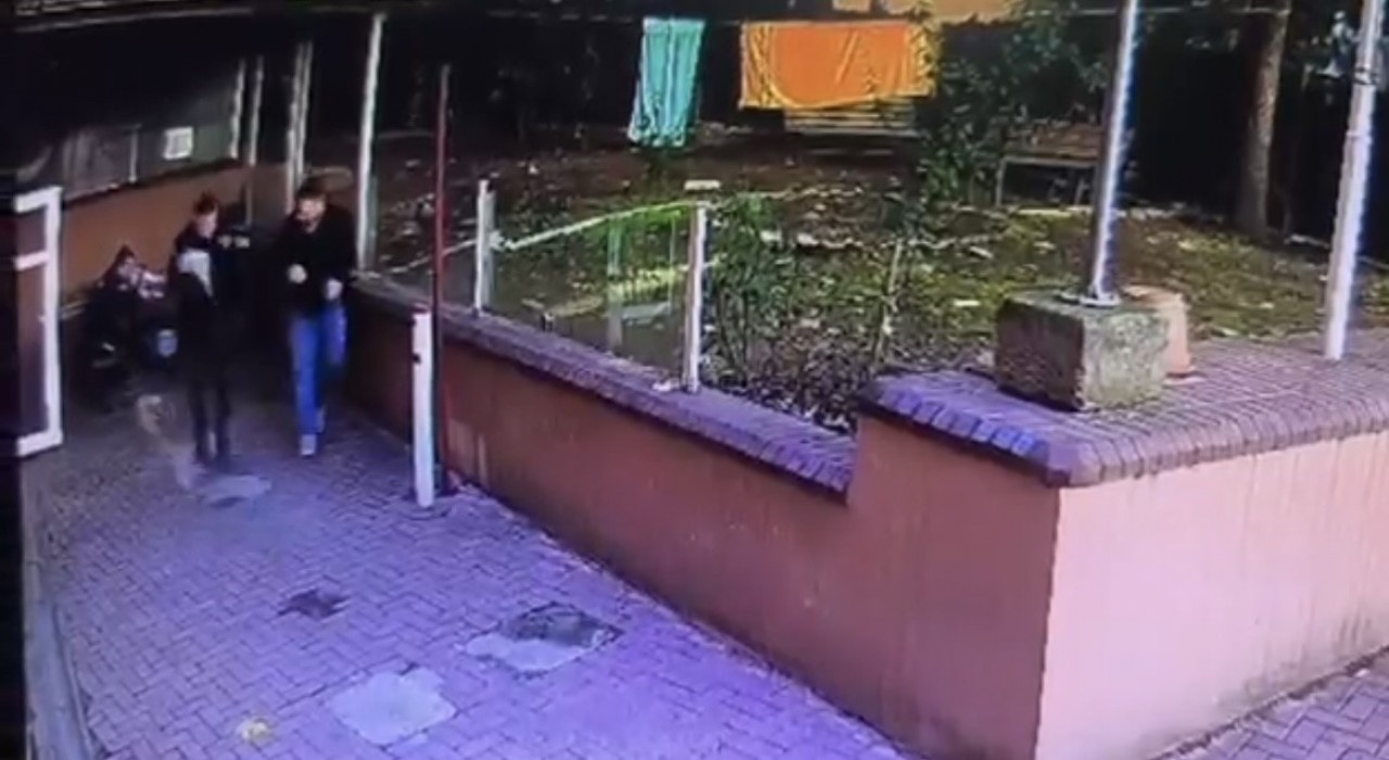 Bursada itfaiye personeli ölümden döndü: Balkondan atılan kola şişesi patladı