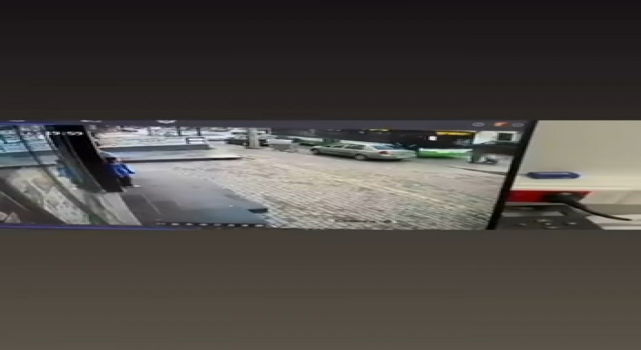 Bursada otobüs ve kamyonetin altında kaldılar