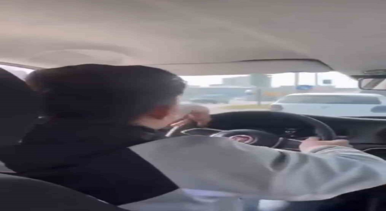 Bursada trafikte tehlikeli makas: Direksiyon tutuşu pes dedirtti