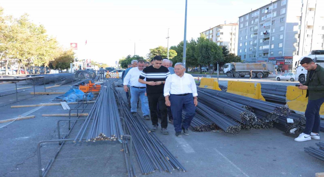 Büyükkılıç, 295 milyon TLlik katlı kavşak projesini yerinde inceledi