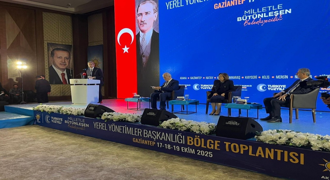 Büyükkılıç, AK Partinin Gaziantepteki Yerel Yönetimler Değerlendirme Toplantısına katıldı