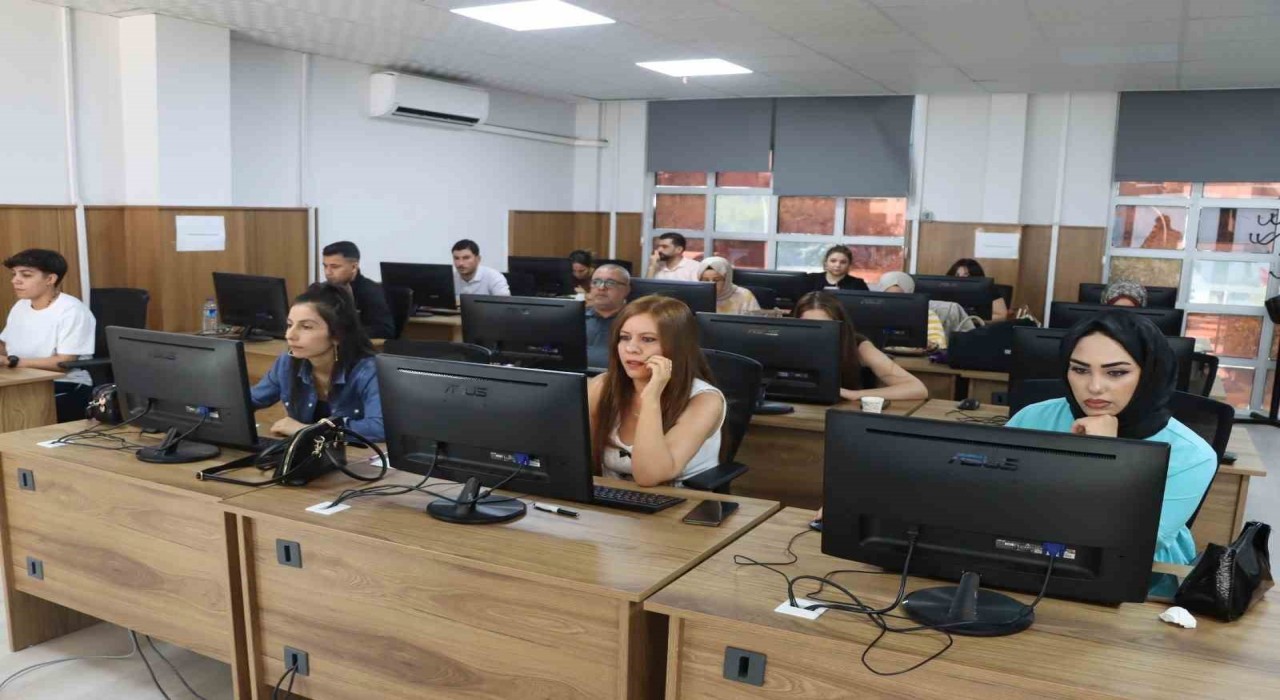 Büyükşehirden bilgisayar operatörlüğü ve klavye kursu