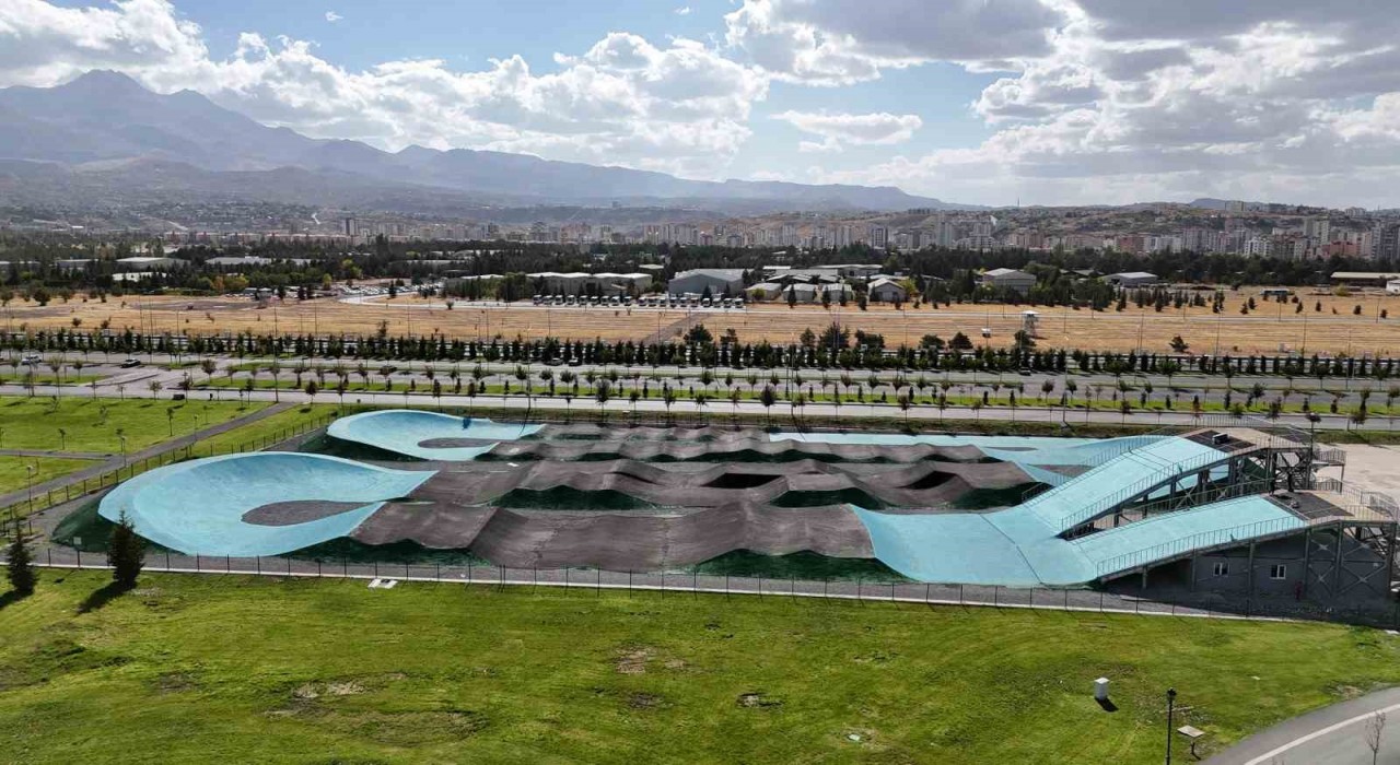 Büyükşehirin BMX Parkuru ve Bisiklet Eğitim Alanı açılıyor