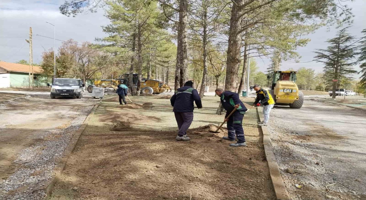 Büyükşehirin Sarımsaklı Barajı Mesire Alanında yenileme çalışmaları tüm hızıyla sürüyor