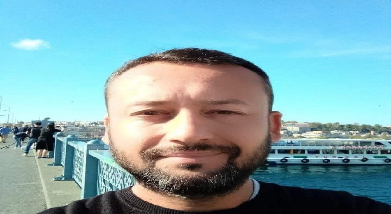 Çanakkalede alkollü şahıs cadde ortasında husumetlisini bıçaklayarak öldürdü