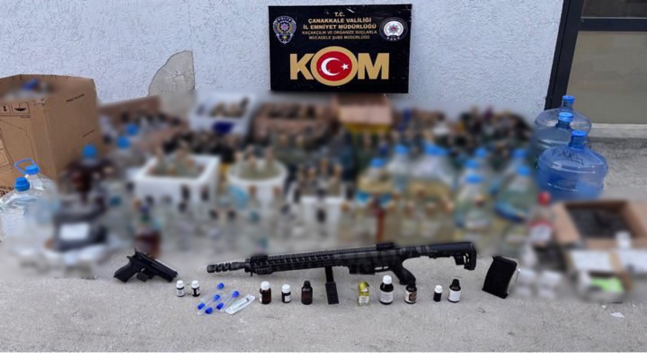 Çanakkalede kaçakçılıkla mücadele operasyonu, çok sayıda sahte alkol ve kaçak silah yakalandı
