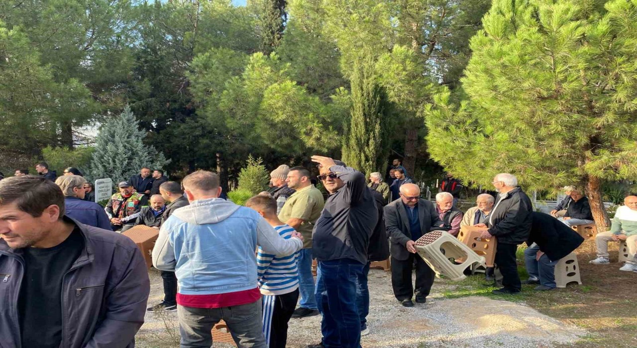 Çanakkaledeki kazada ağır yaralanan genç sürücü, 25 günlük yaşam mücadelesini kaybetti