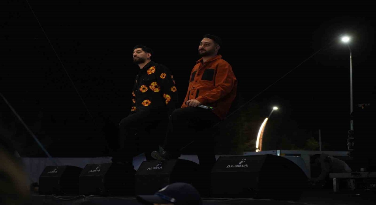 Canbay &amp; Wolker, Niğde Gastronomi Festivalinde sahne aldı