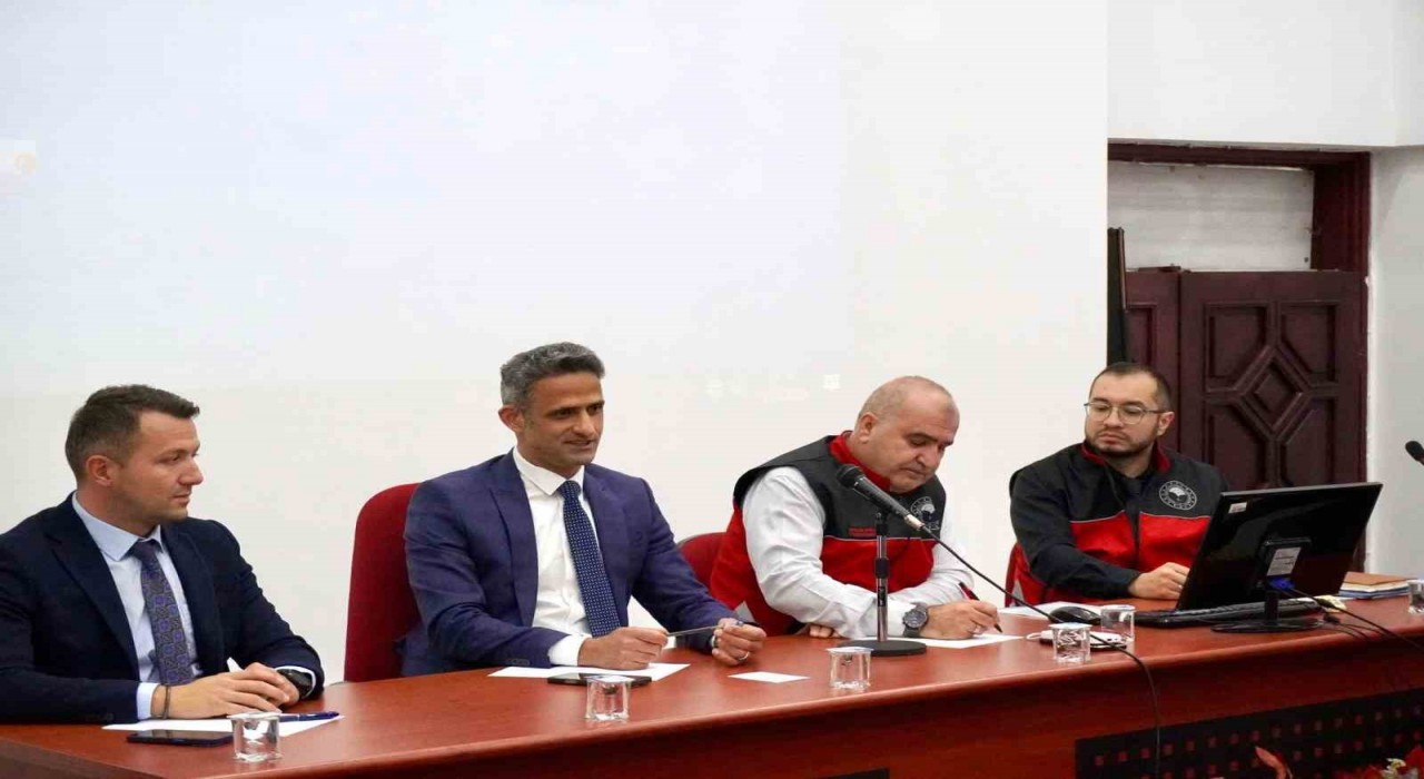 Çaycumada kahverengi kokarca böceğiyle mücadele toplantısı yapıldı