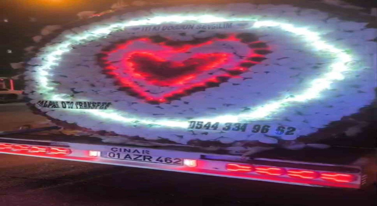 Çekiciyle trafikte İyi ki doğdun sevgilim sürprizi pahalıya patladı