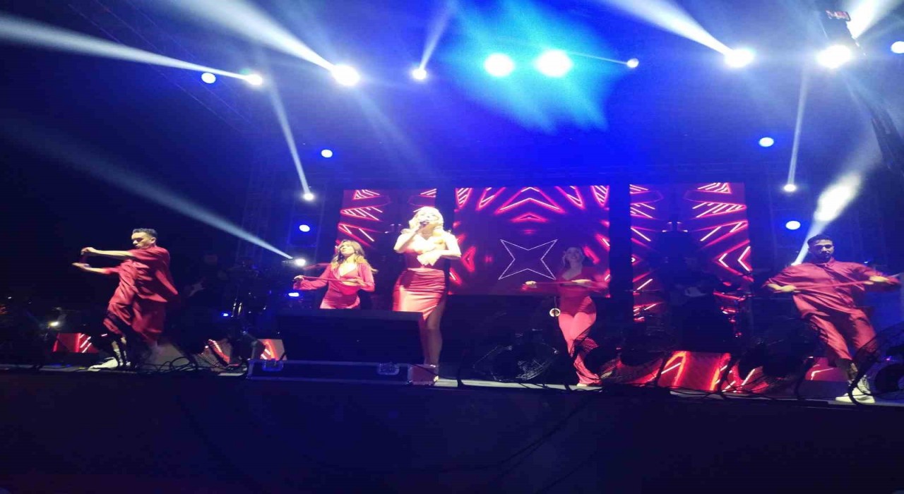 Çekmeköyde 29 Ekim kutlamalarında konser