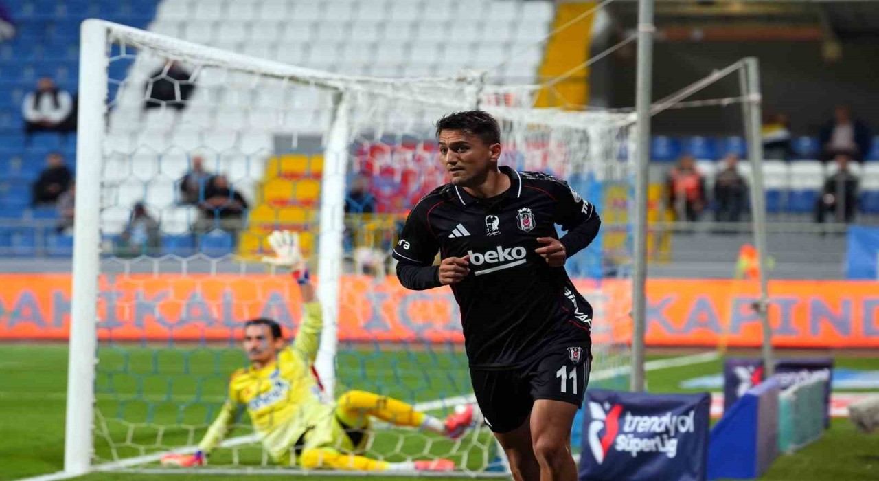 Cengiz Ünder, siyah-beyazlı formayla 3. golünü attı
