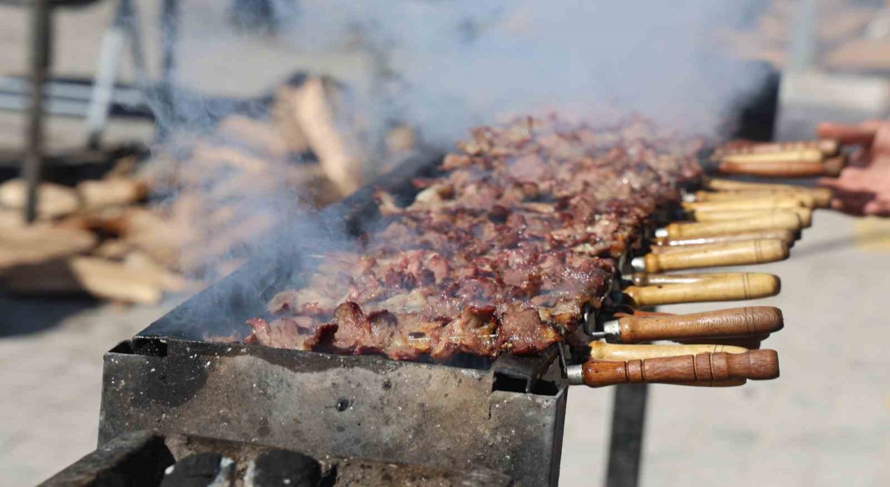 Çeşit çeşit Erzurum yöresel ürünü Konyada
