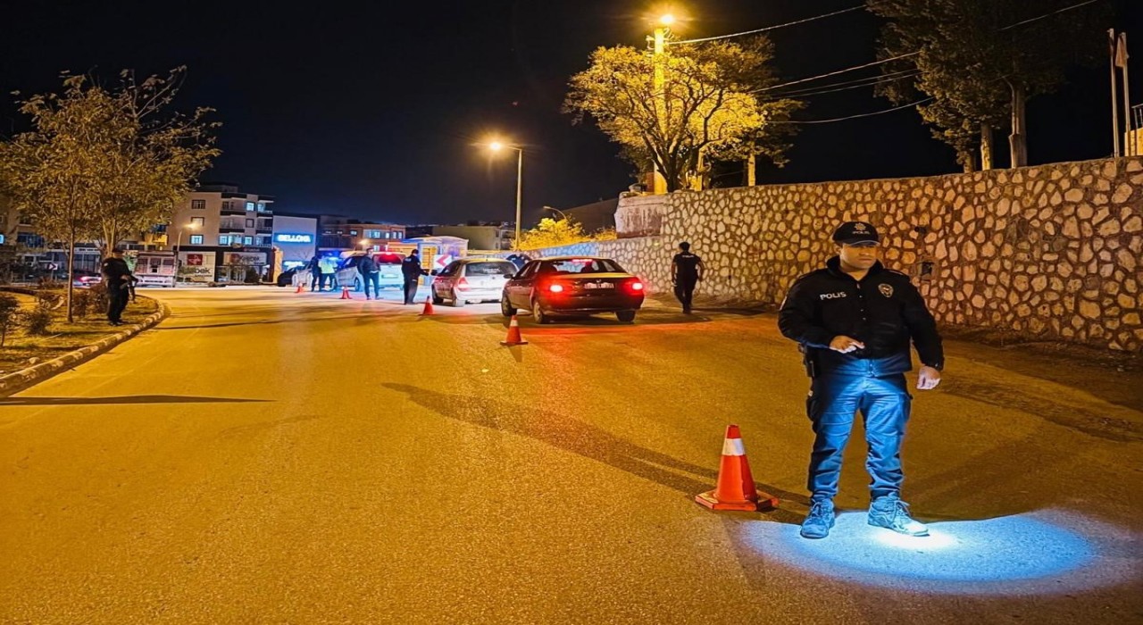 Çeşitli suçlardan aranan 4 şahıs yakalandı