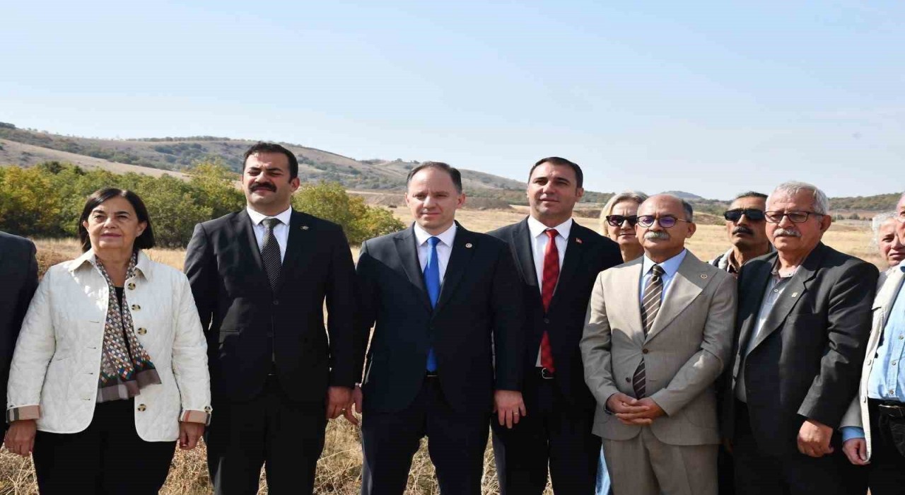 CHP Başkan Yardımcısı Yavuzyılmaz, Beylikovada incelemelerde bulundu