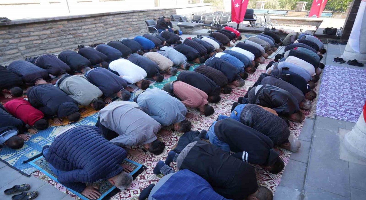 CHP döneminde yıkılan Murat Paşa Camisi 85 yıl sonra yeniden ibadete açıldı