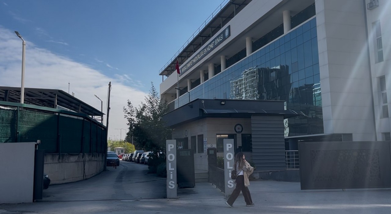 CHPli eski belediye başkanı ve eşi 3 gün süren gözaltının ardından adliyeye sevk edildi