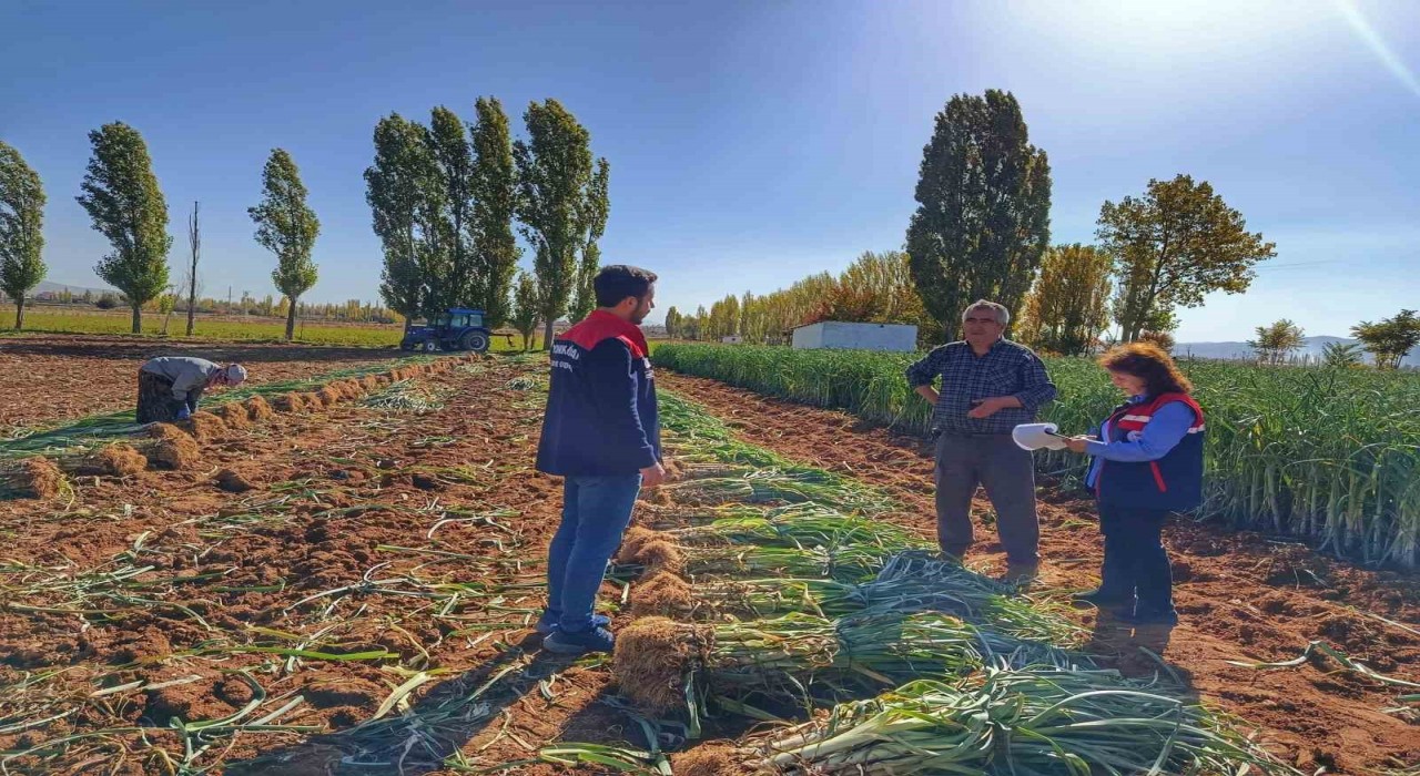 Çiftçilerle ürün verimliliği görüşüldü