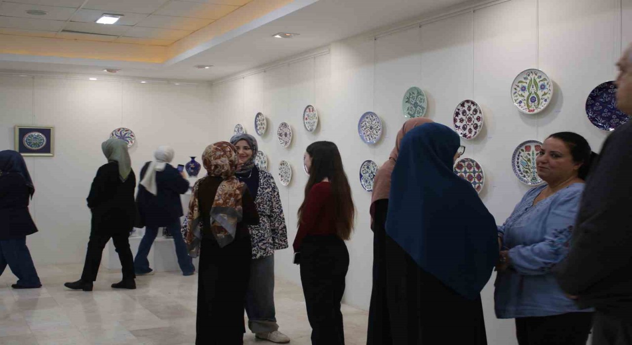 Çini Sanatı SAÜde sergilendi