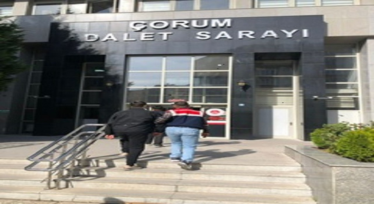 Çocuklara sosyal medyadan molotof hazırlama eğitimi veren şahıslara operasyon: 2 tutuklama