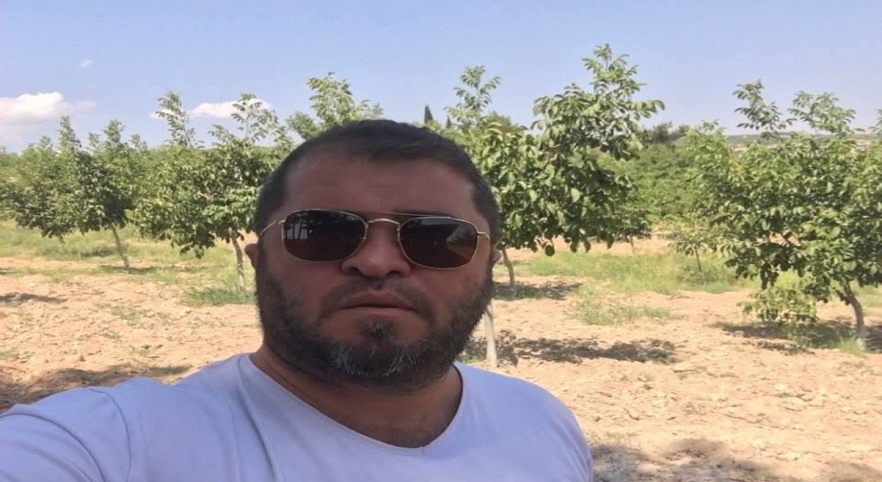 Çocuklarını görmek için gitti, satırlı saldırıya uğradı