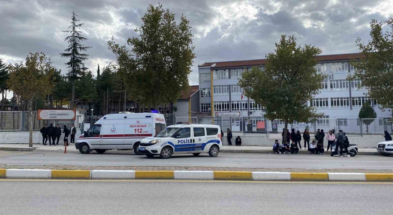 Çorumda bıçaklı kavgada kan aktı: 1 yaralı