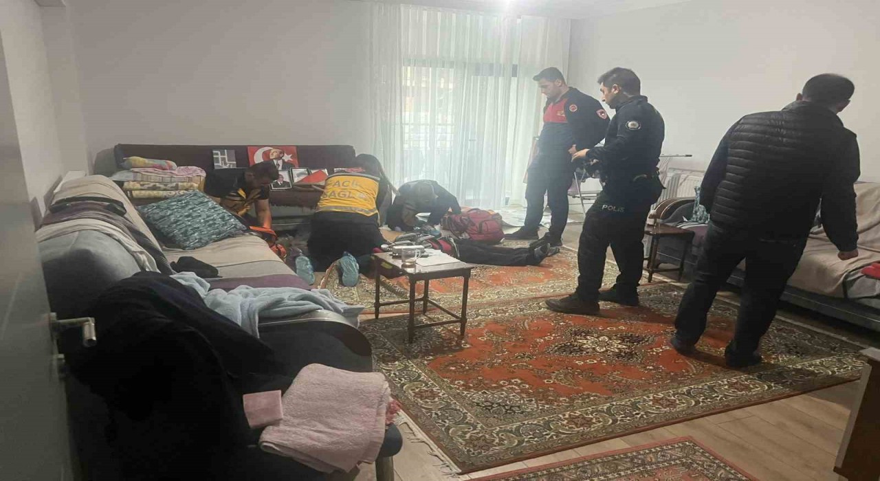 Çorumda emekli astsubay evinde ölü bulundu