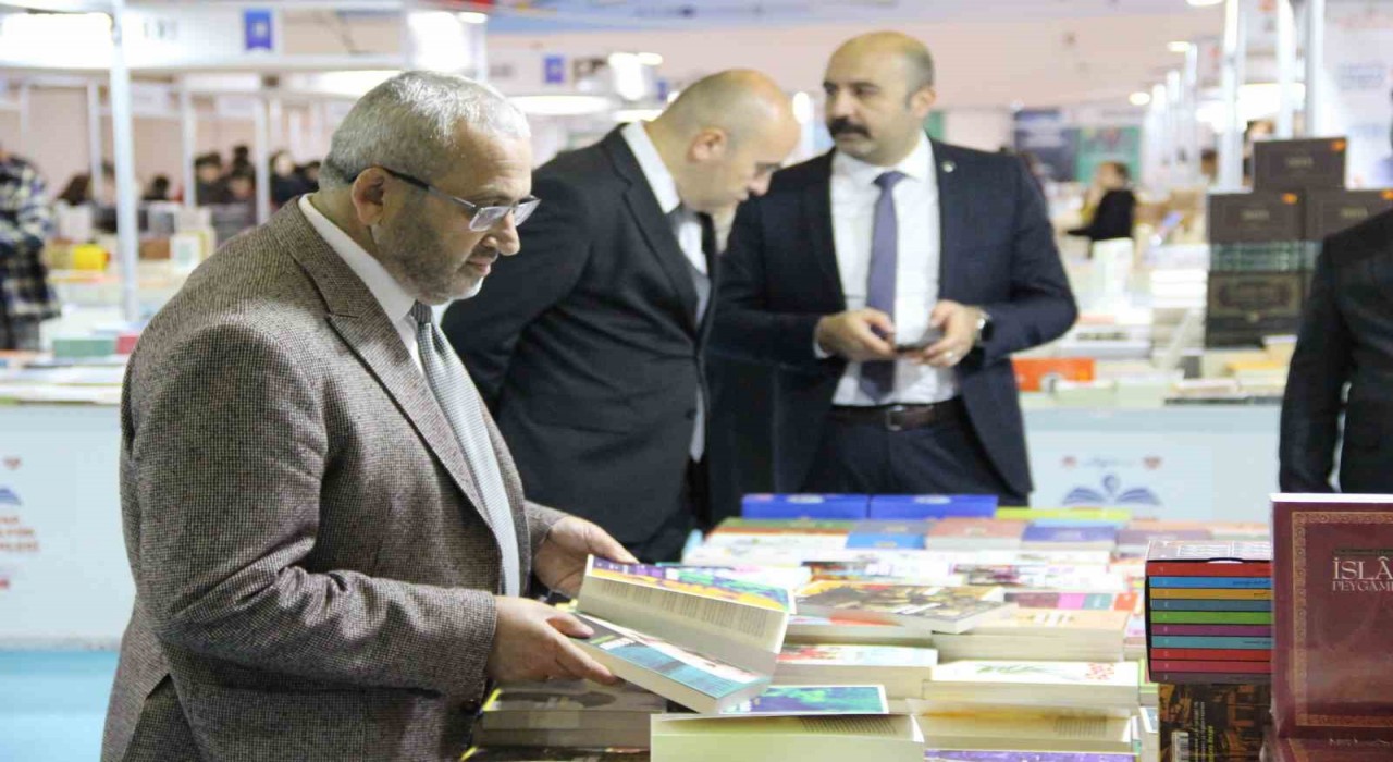 Çorumda kitap şöleni başladı: 12. Kitap ve Kültür Günleri kapılarını açtı