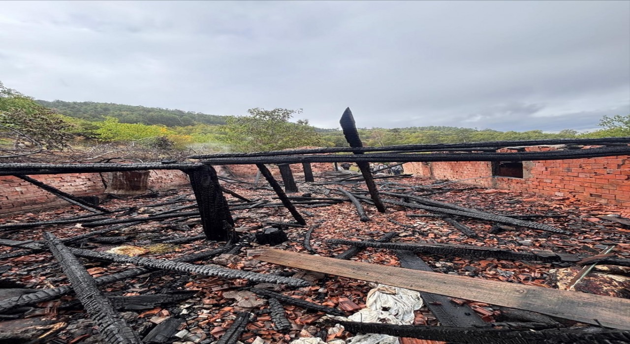 Çorum'da yanan ahırdaki 30 küçükbaş hayvan telef oldu