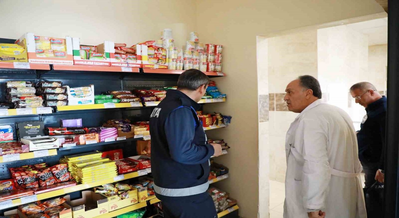 Çorumda zabıta ekiplerinden okul kantinlerine denetim