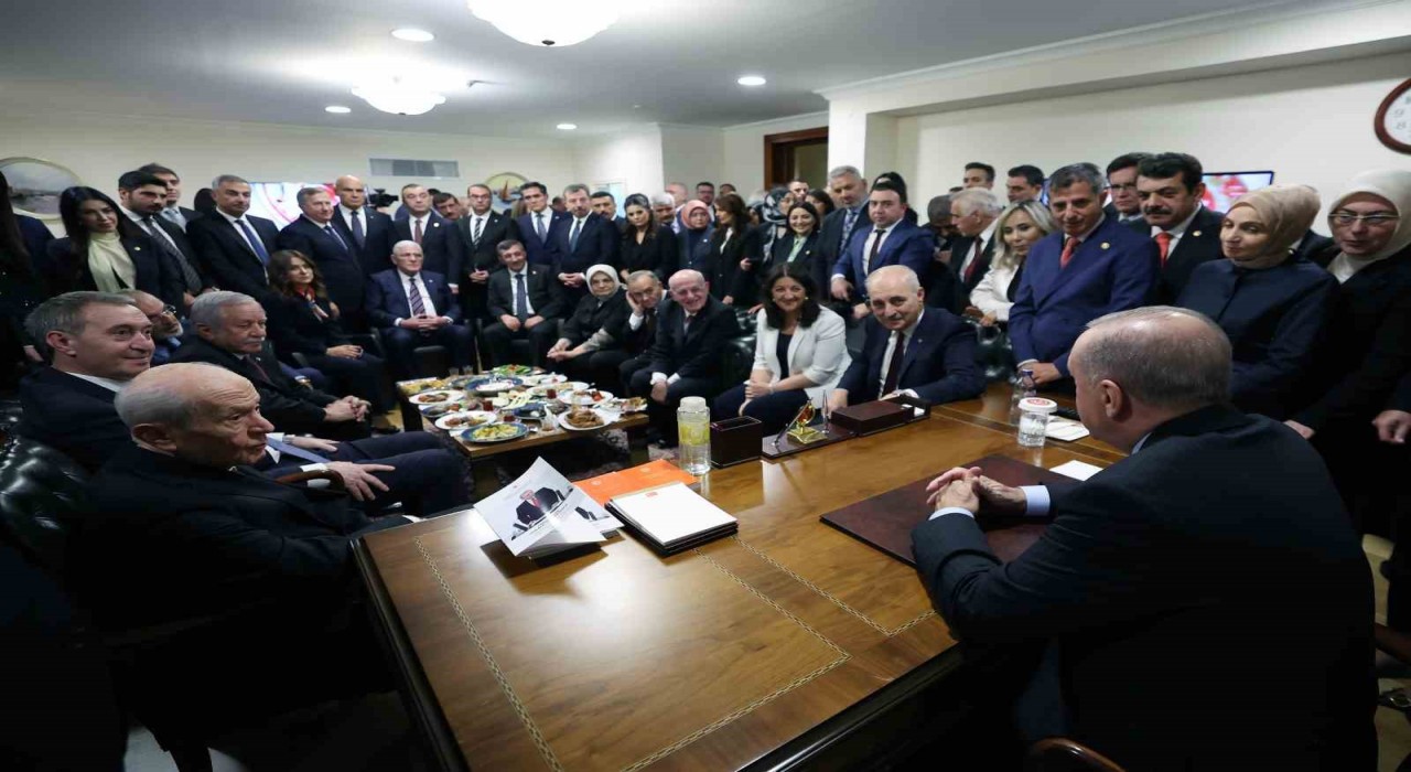 Cumhurbaşkanı Erdoğan, TBMMde siyasi parti genel başkanları ile görüştü