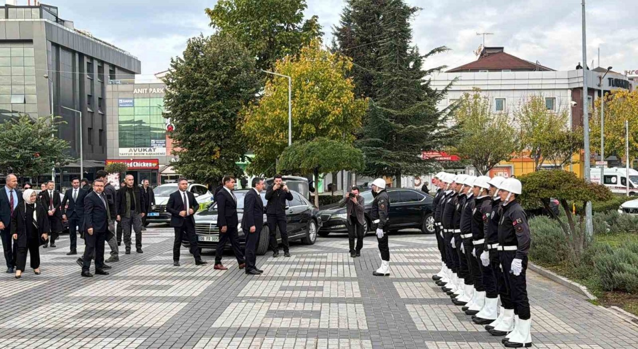 Cumhurbaşkanı Yardımcısı Yılmaz Düzcede