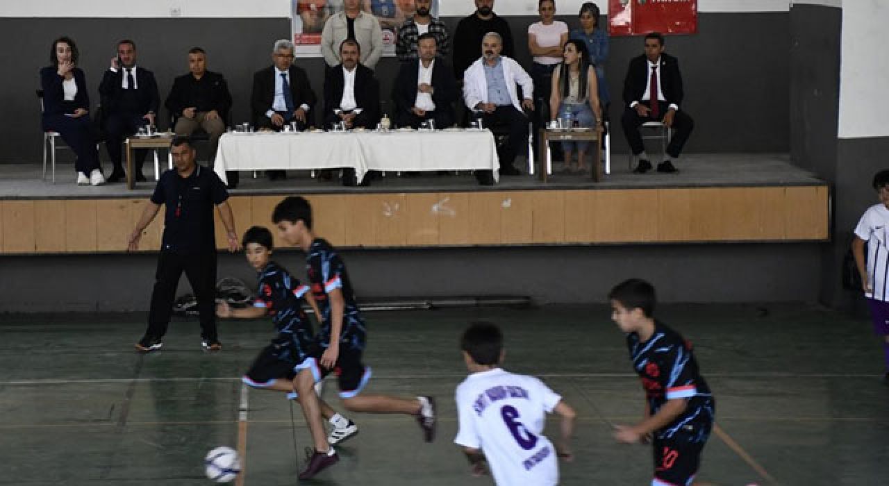 Cumhuriyet Bayramı Futsal Turnuvası Gerçekleştirildi