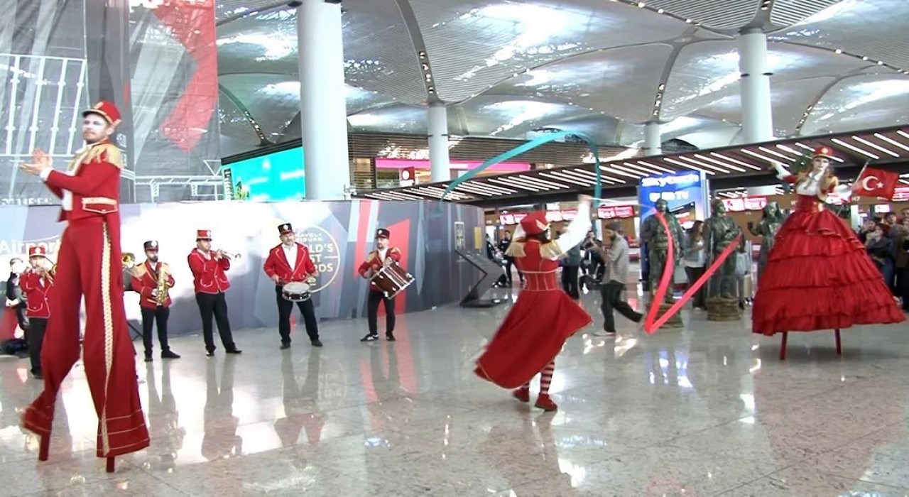 Cumhuriyet Bayramı İstanbul Havalimanında coşkuyla kutlandı