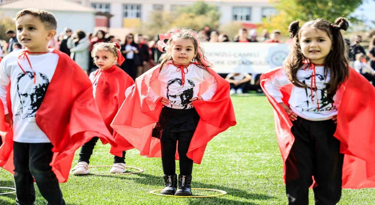 Cumhuriyetin 102. yaşı Çamelinde coşkuyla kutlandı
