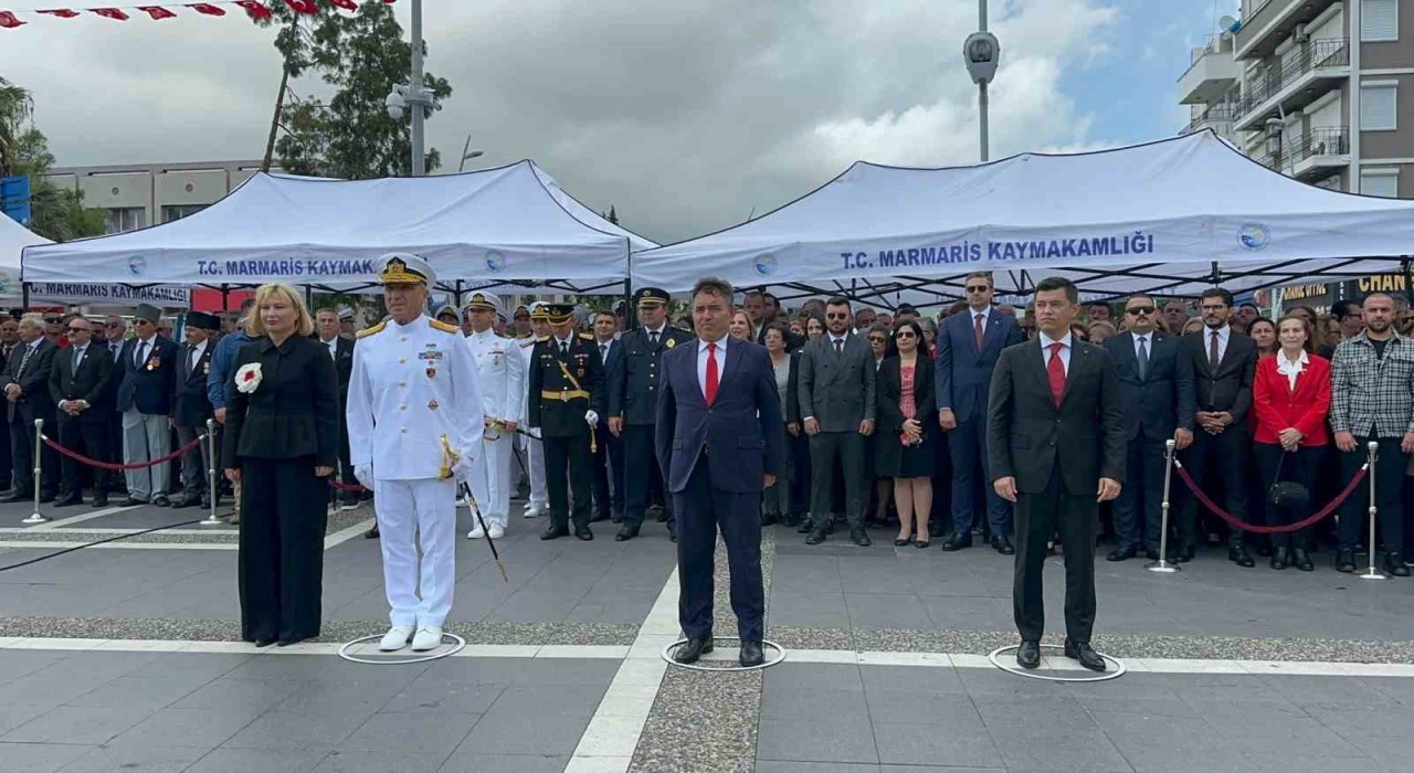 Cumhuriyetin 102. Yıldönümü Marmariste çelenk sunma töreni ile başladı