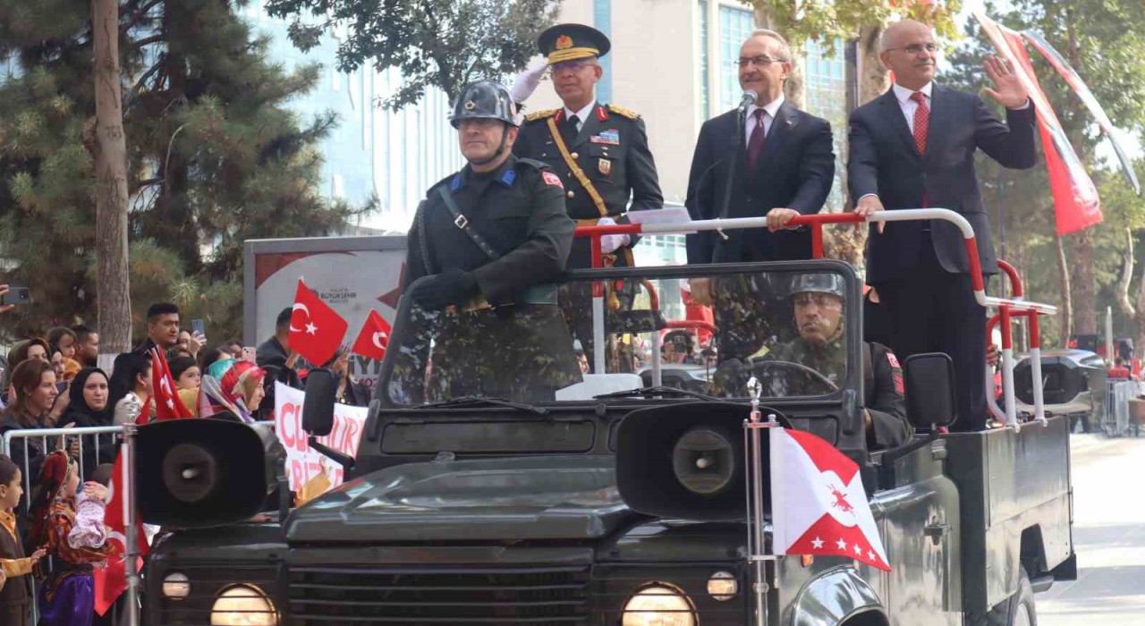 Cumhuriyetin 102.yılı Malatyada törenle kutlandı