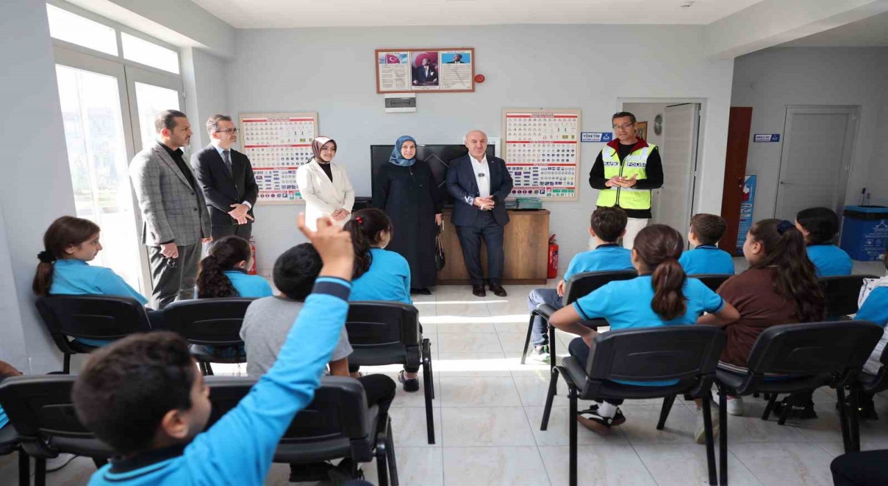 Darıcada 25 bin çocuğa uygulamalı trafik eğitimi verildi