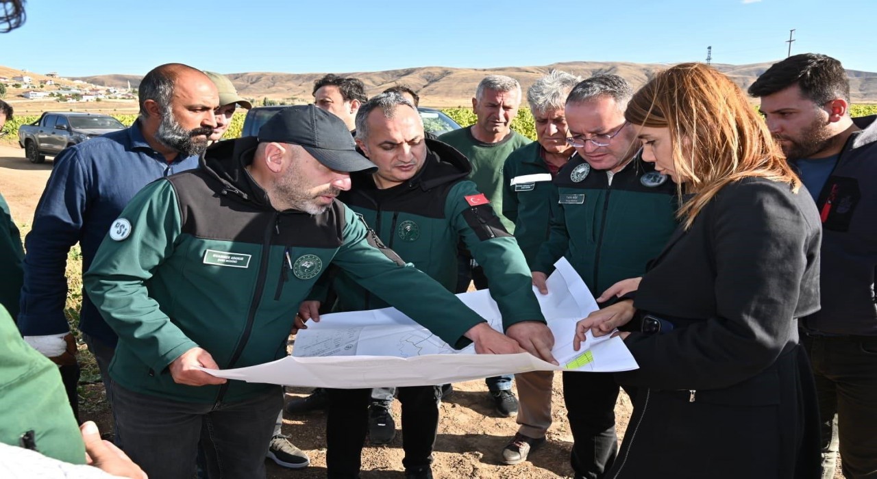 Demirözünde arazi toplulaştırma çalışmaları devam ediyor